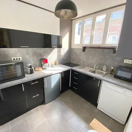 Lägenhet Plein Centre Trouville, 200m De La Plage, 2/4 Pers